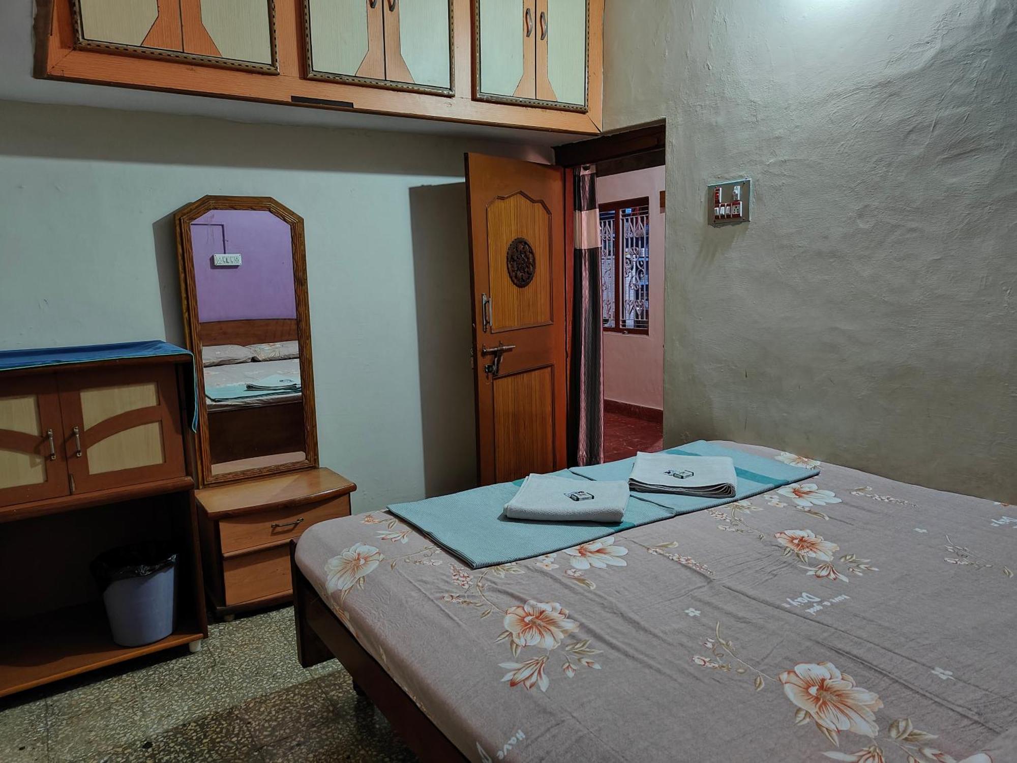 Rocky Guesthouse Hampi Exterior foto