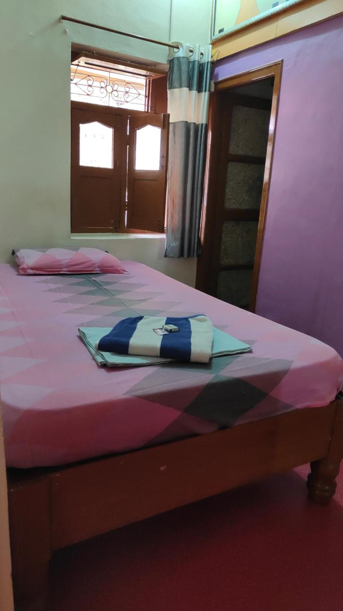 Rocky Guesthouse Hampi Exterior foto