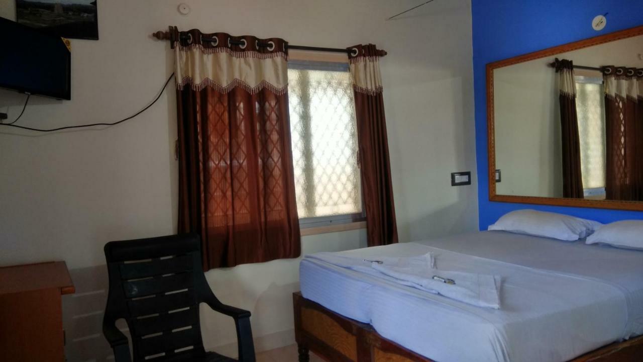 Rocky Guesthouse Hampi Exterior foto